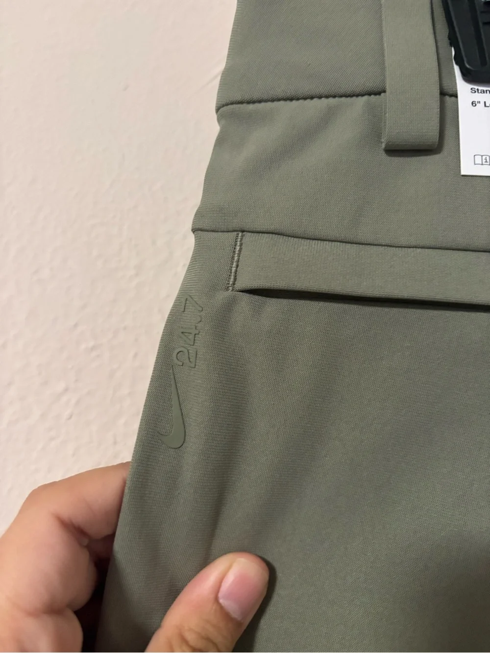 Nike 24.7 golf green khaki shorts